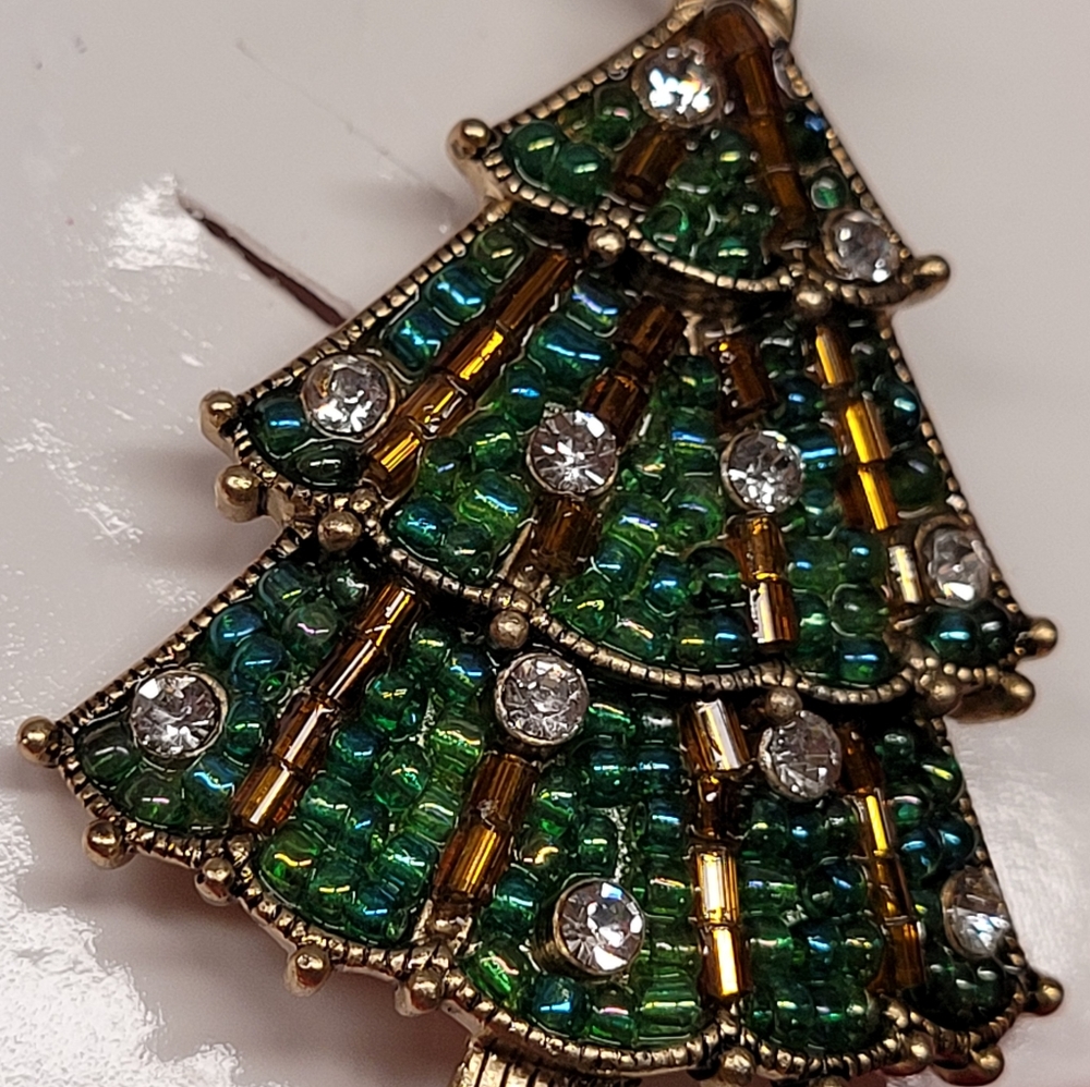 New Liz Claiborne Christmas Tree Pin Brooch Beaded New In Box